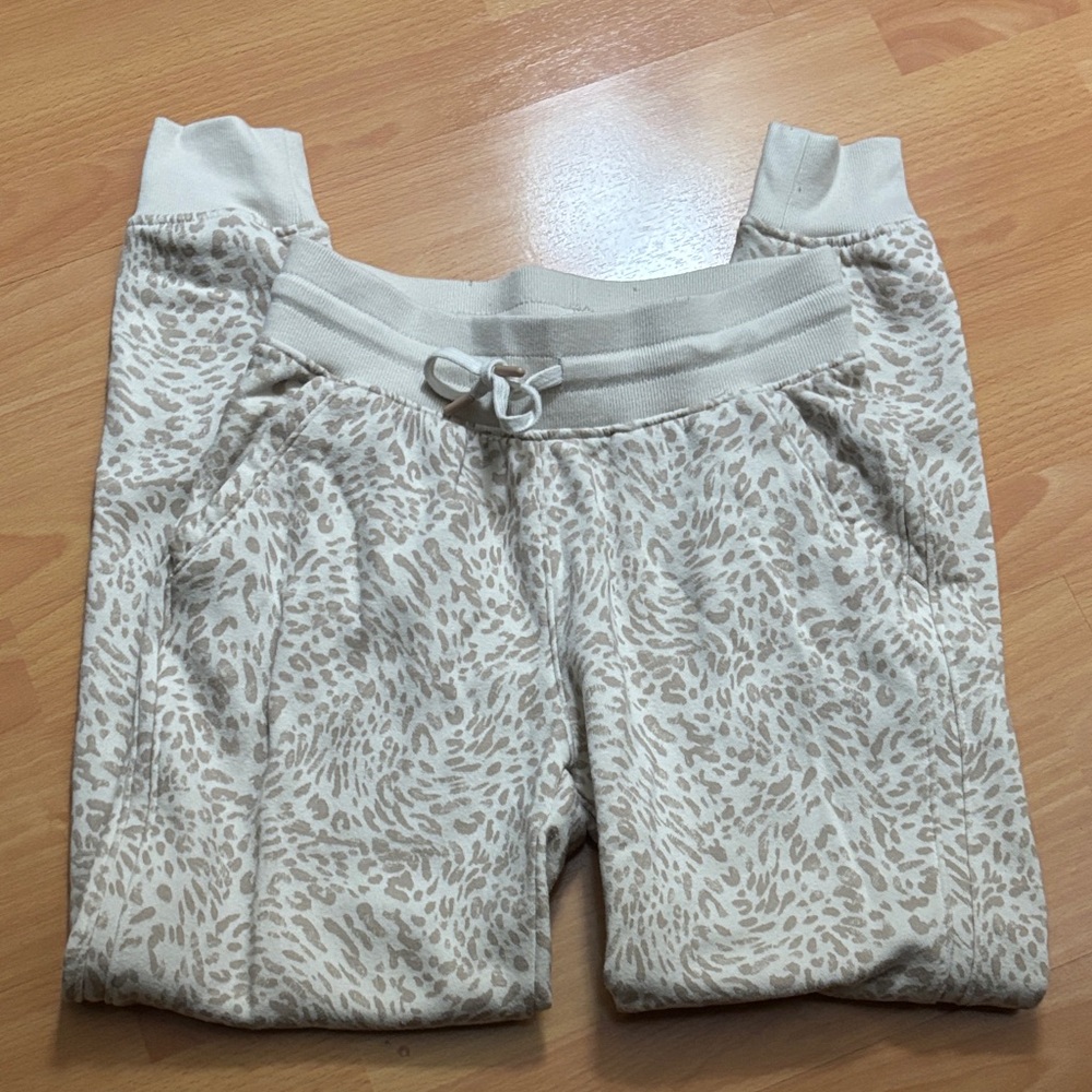 Tek Gear Ultrasoft Fleece Pants - Cream light beige animal pattern sweats